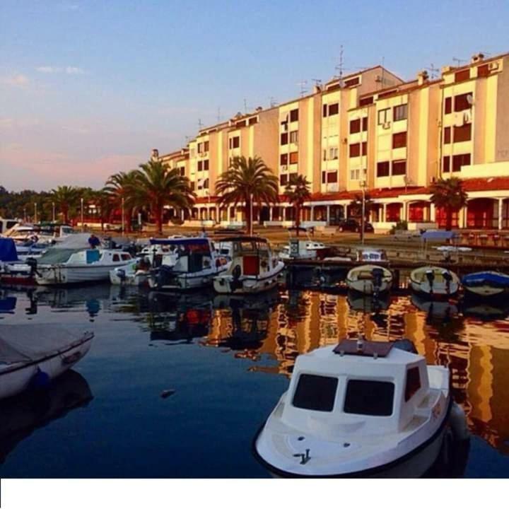 Apartman Daly Porec Esterno foto
